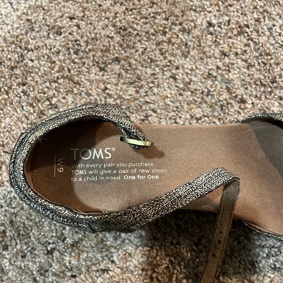 Tim’s Sandals - Picture 2 of 3